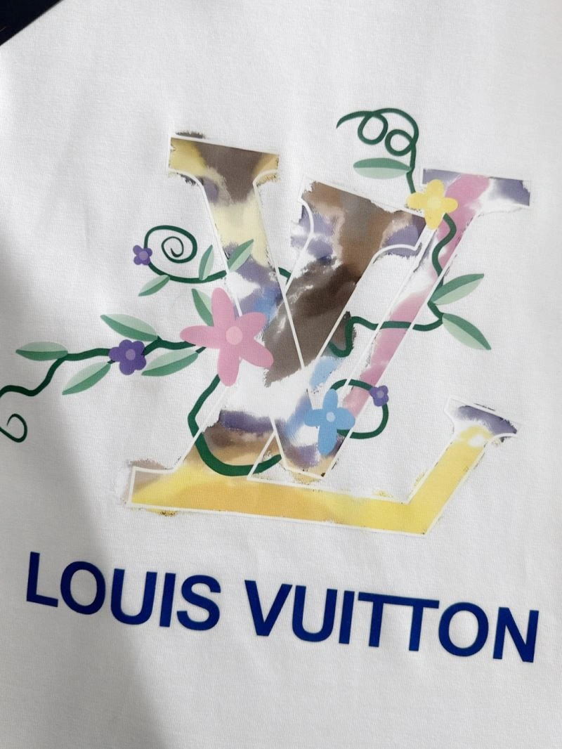 Versatile Louis Vuitton T-Shirts 135696