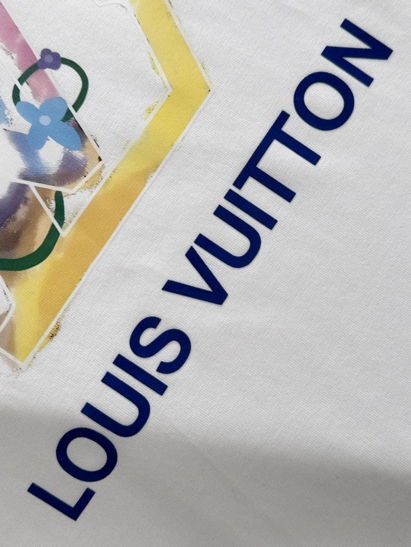 Versatile Louis Vuitton T-Shirts 135696