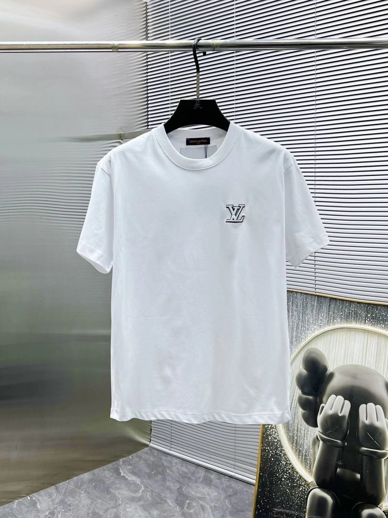 Louis Vuitton T-Shirts Snug 135705