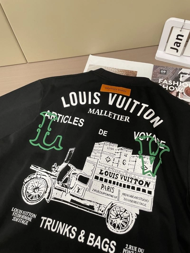 Louis Vuitton T-Shirts Minimalist 135675