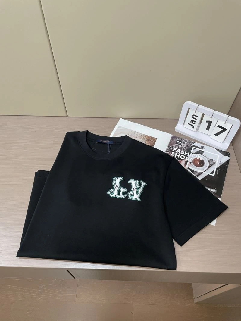 Louis Vuitton T-Shirts Minimalist 135675