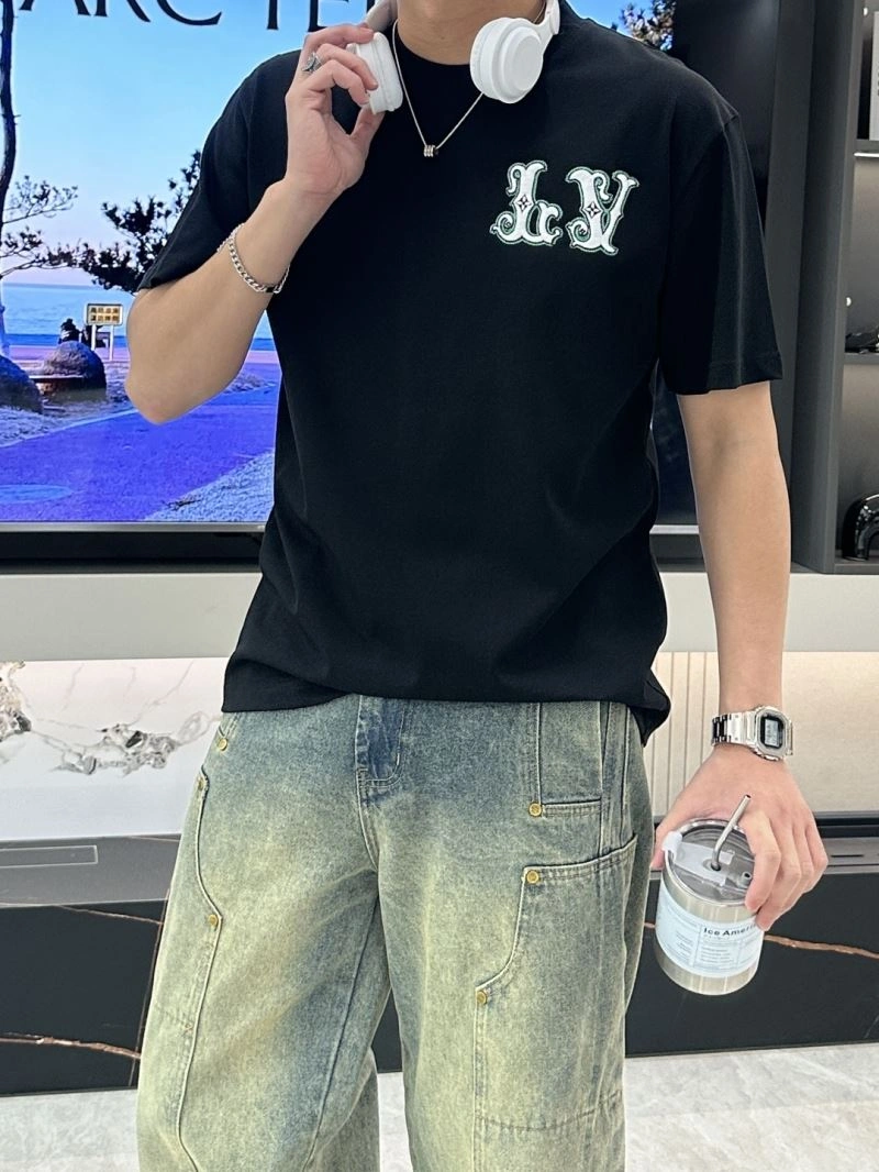 Louis Vuitton T-Shirts Minimalist 135675