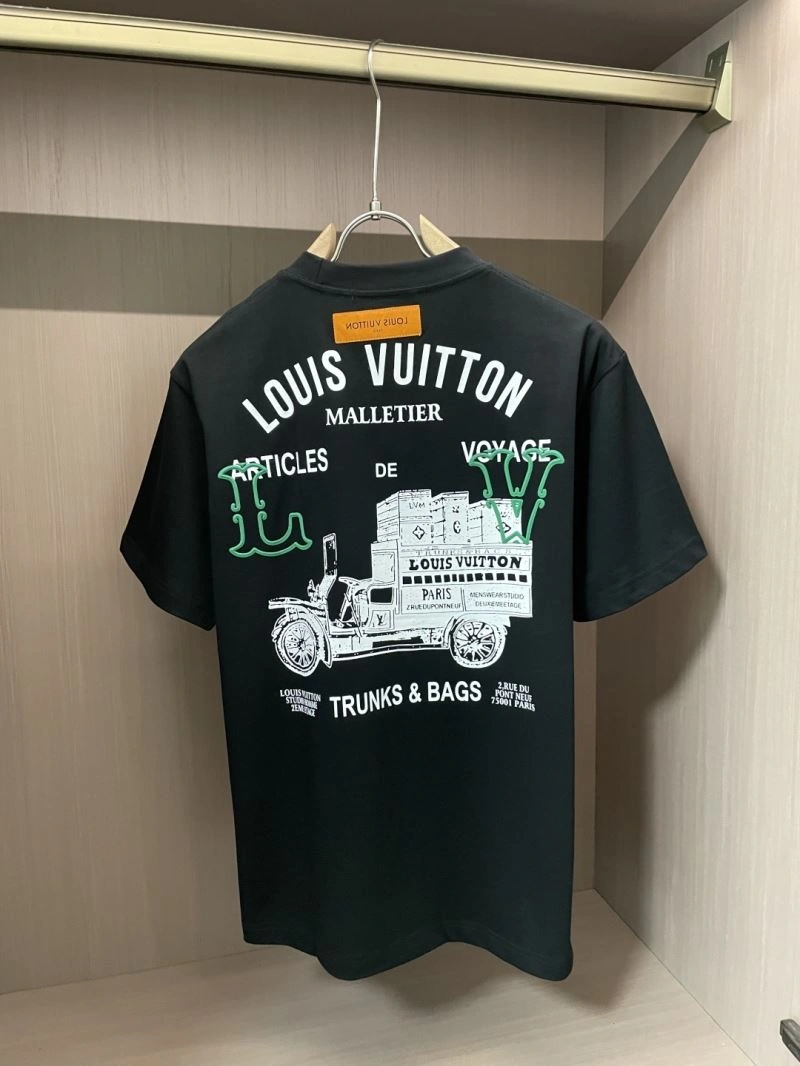 Louis Vuitton T-Shirts Minimalist 135675