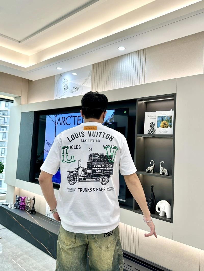 Louis Vuitton T-Shirts Durable 135676