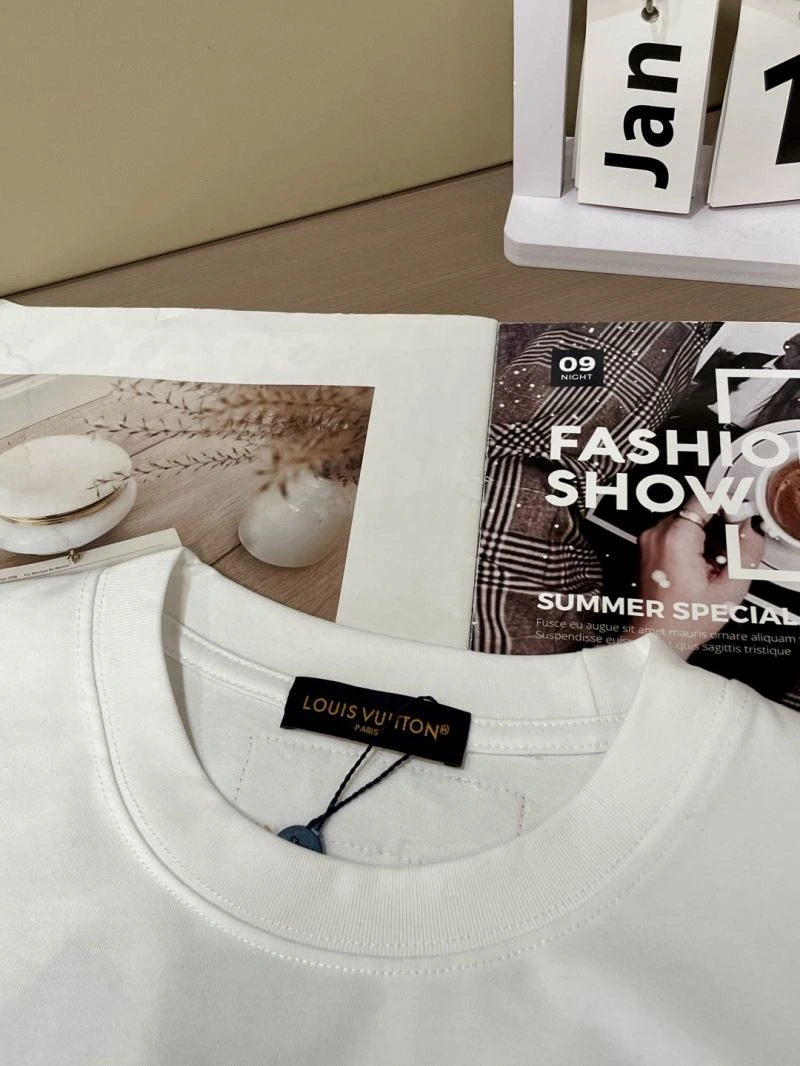 Louis Vuitton T-Shirts Durable 135676