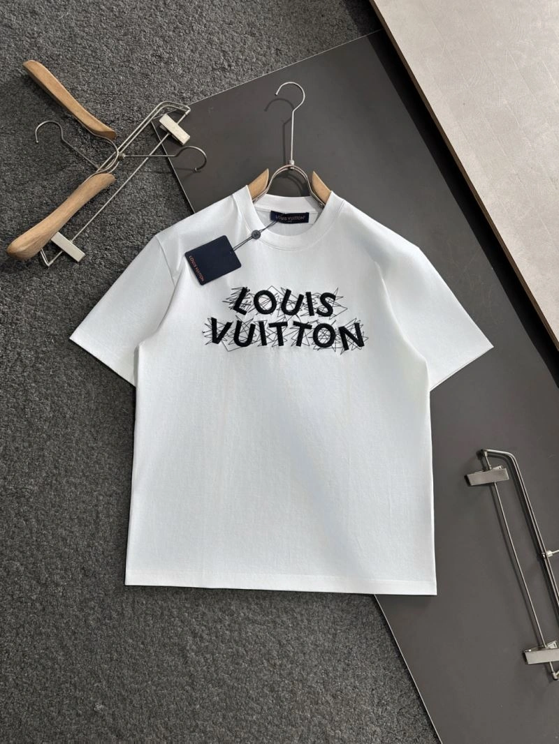 DailyWear Louis Vuitton T-Shirts 135681