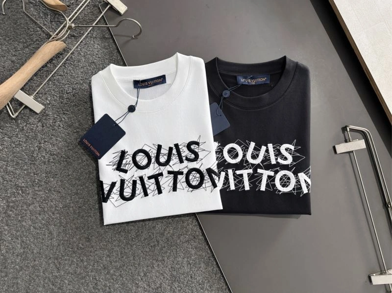 DailyWear Louis Vuitton T-Shirts 135681