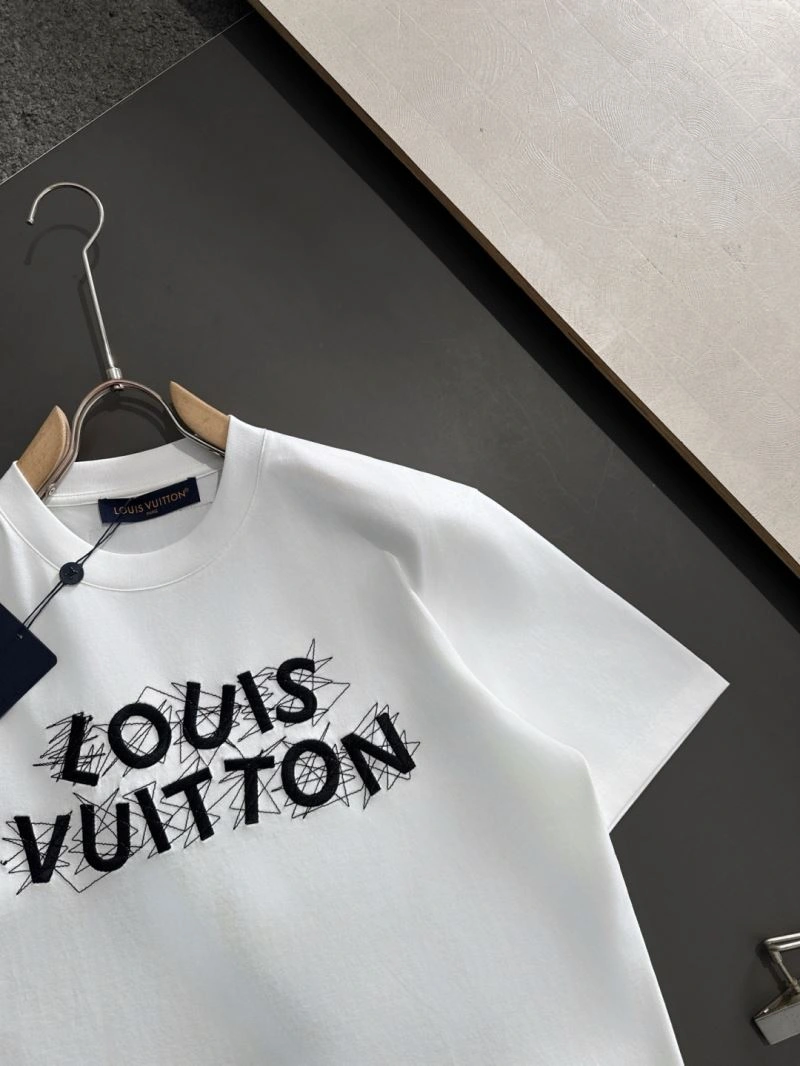 DailyWear Louis Vuitton T-Shirts 135681