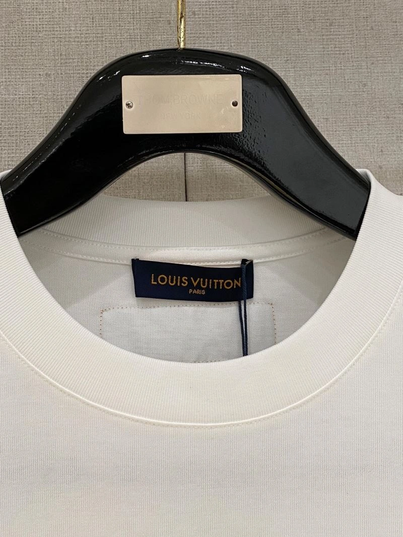 Louis Vuitton T-Shirts Chic 135670