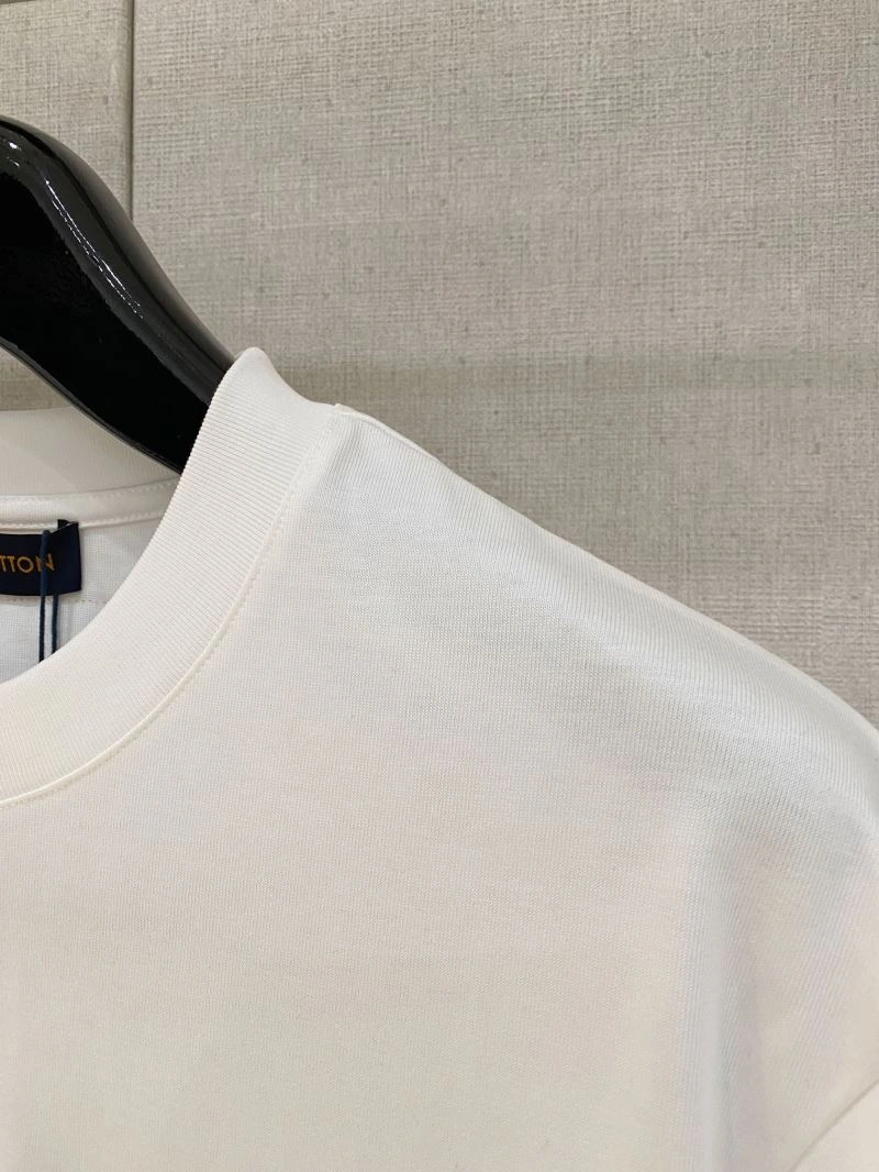 Louis Vuitton T-Shirts Chic 135670