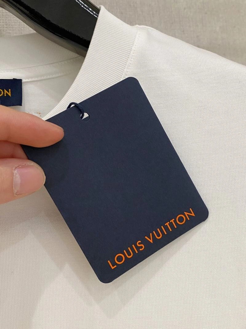 Louis Vuitton T-Shirts Chic 135670