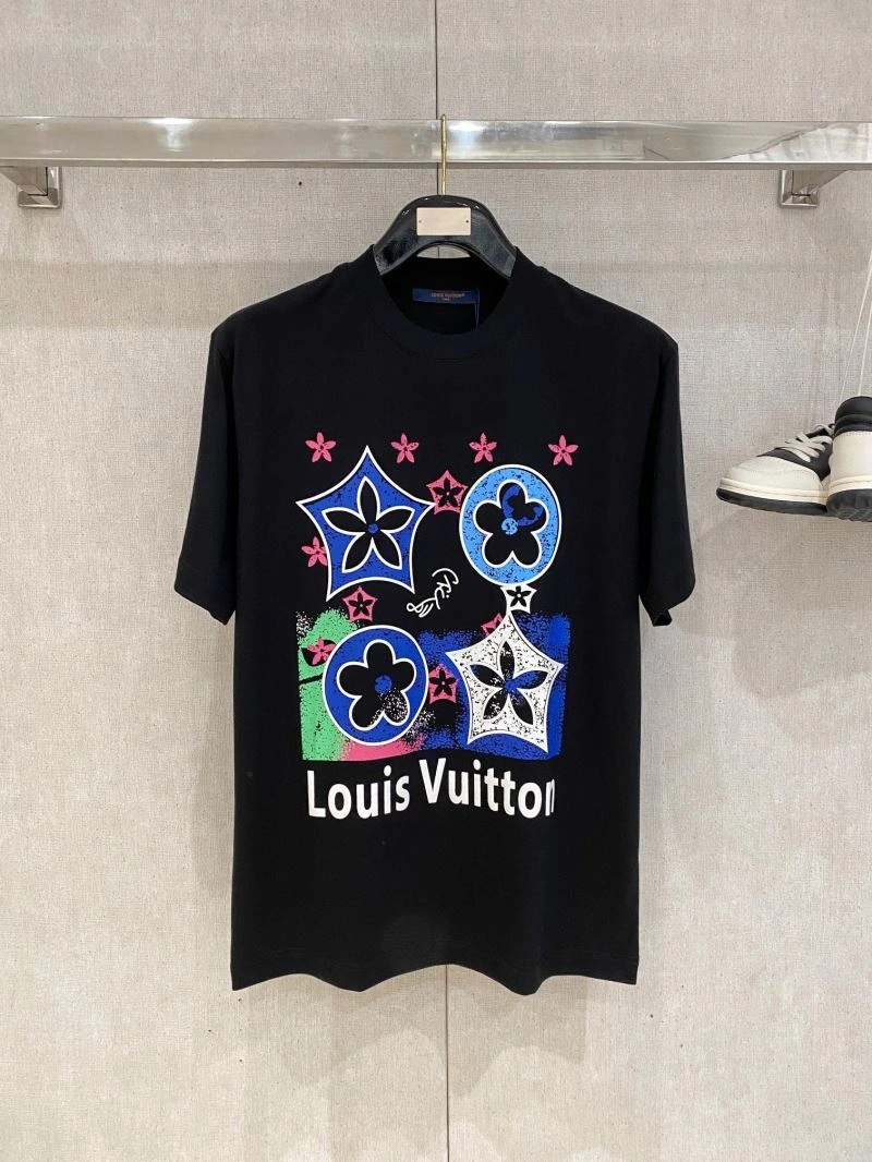 Louis Vuitton T-Shirts Elegant 135668