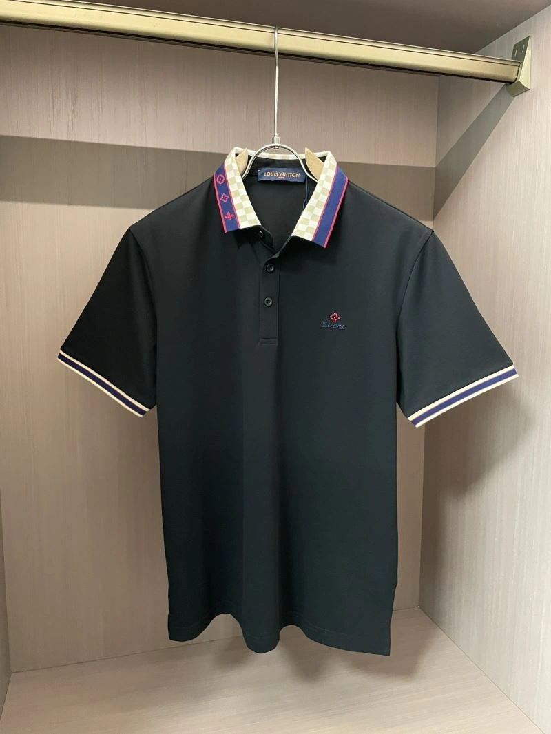 Effortless Louis Vuitton T-Shirts 135637