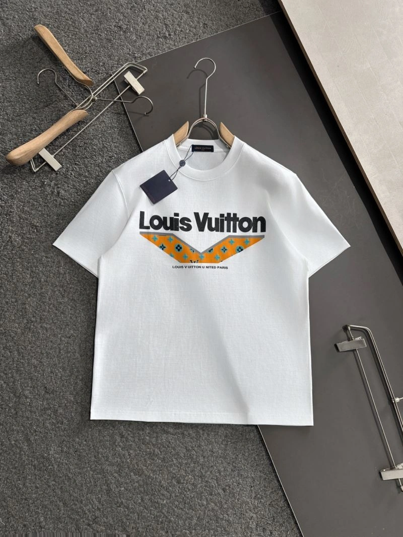 Unisex Louis Vuitton T-Shirts 135649