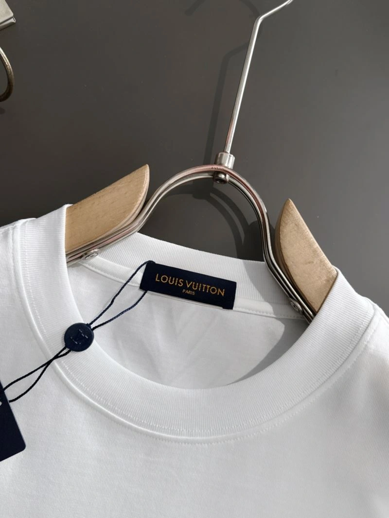 Unisex Louis Vuitton T-Shirts 135649