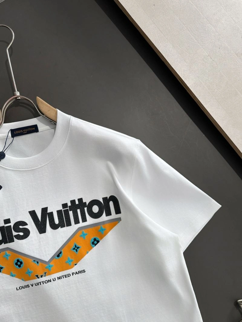 Unisex Louis Vuitton T-Shirts 135649