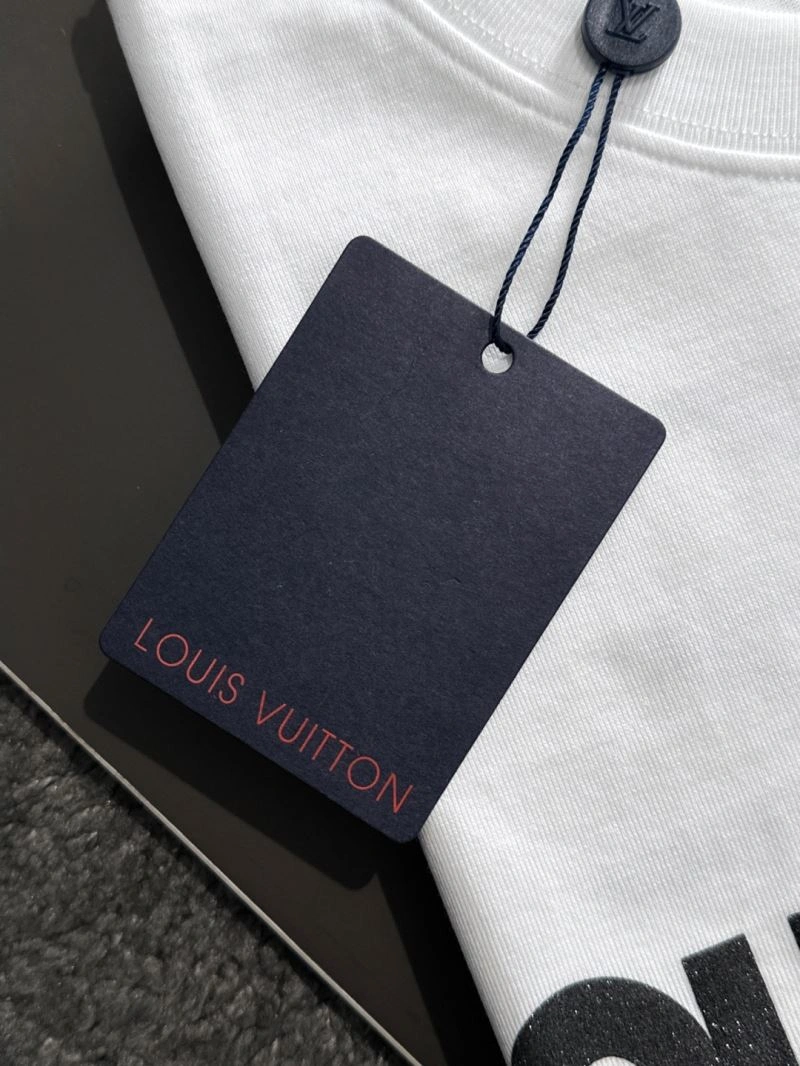 Unisex Louis Vuitton T-Shirts 135649