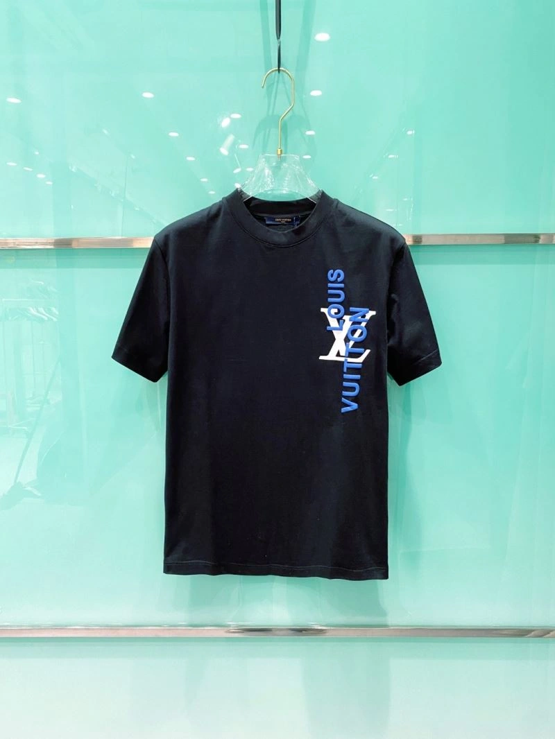 Bold Louis Vuitton T-Shirts 135638