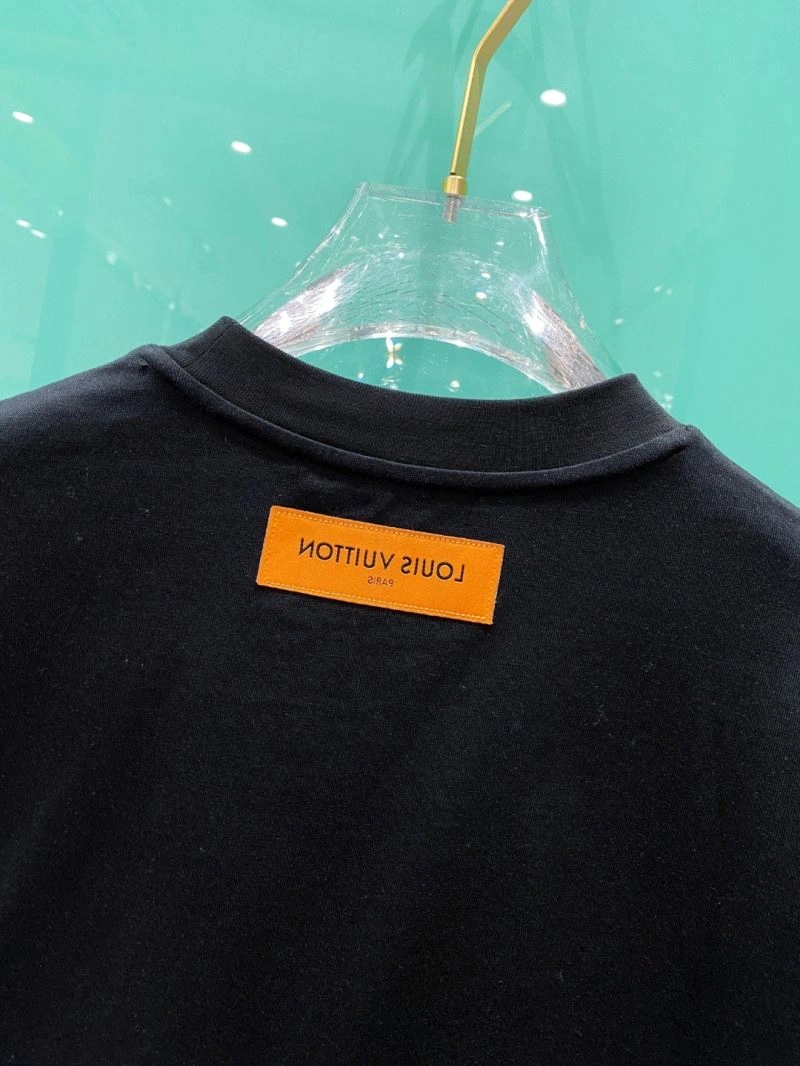 Bold Louis Vuitton T-Shirts 135638
