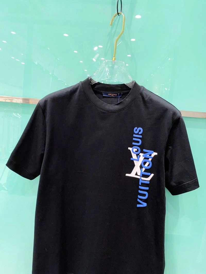 Bold Louis Vuitton T-Shirts 135638