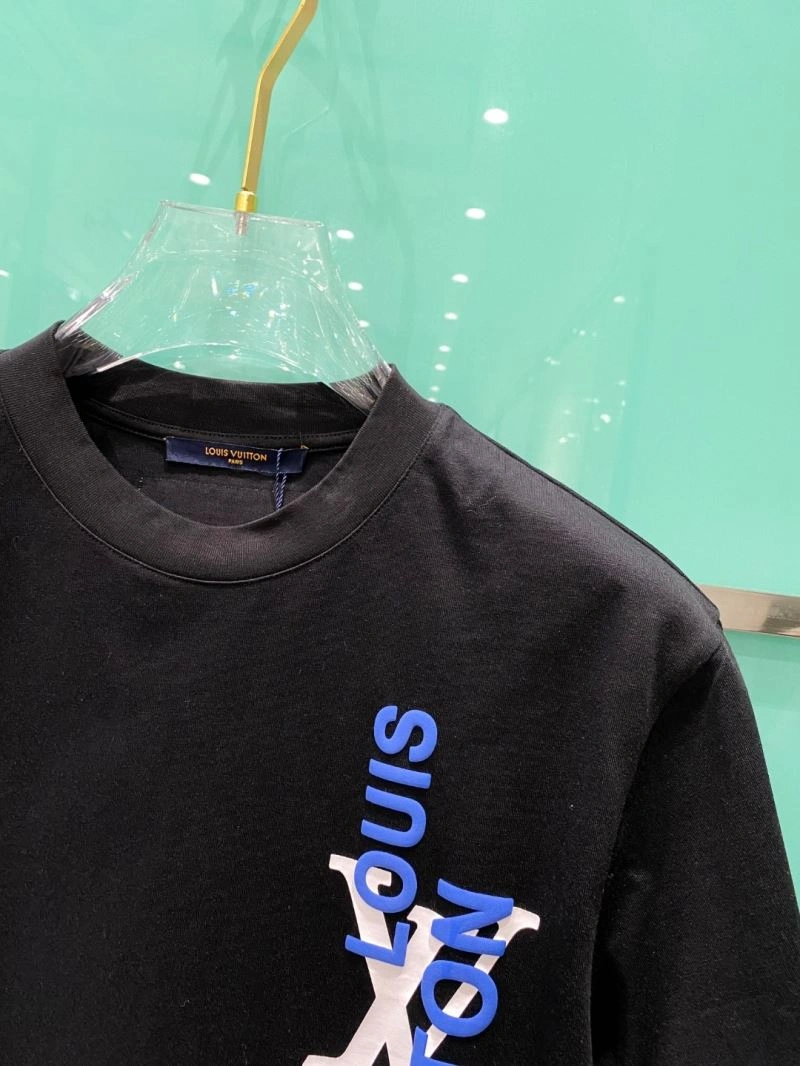 Bold Louis Vuitton T-Shirts 135638
