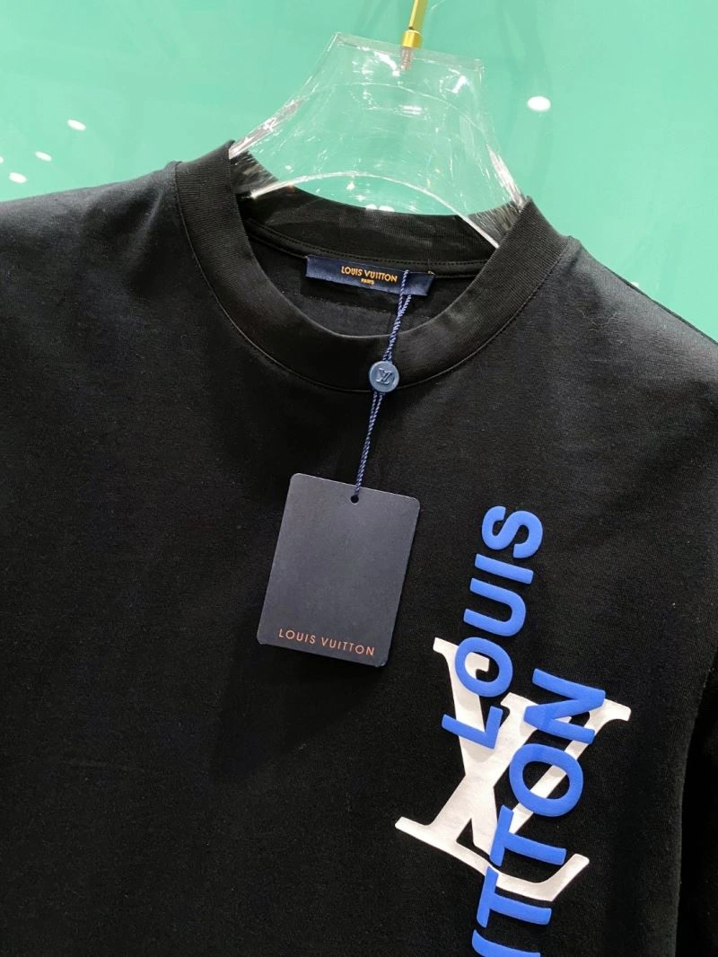 Bold Louis Vuitton T-Shirts 135638
