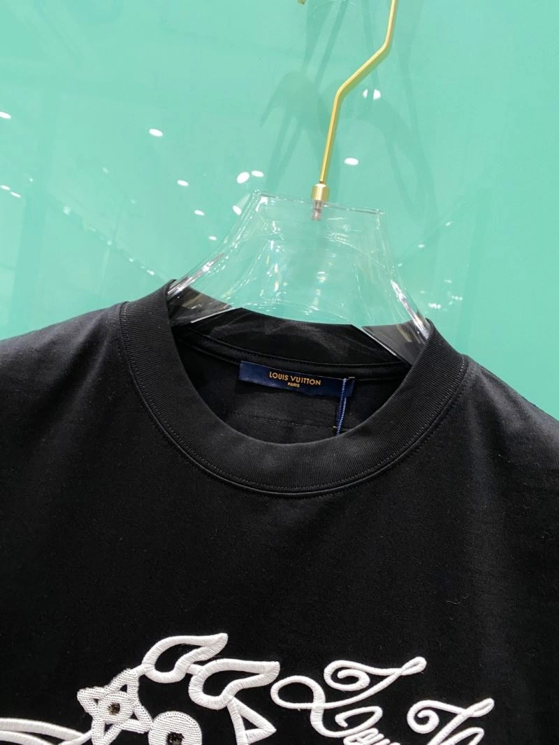 Cozy Louis Vuitton T-Shirts 135654