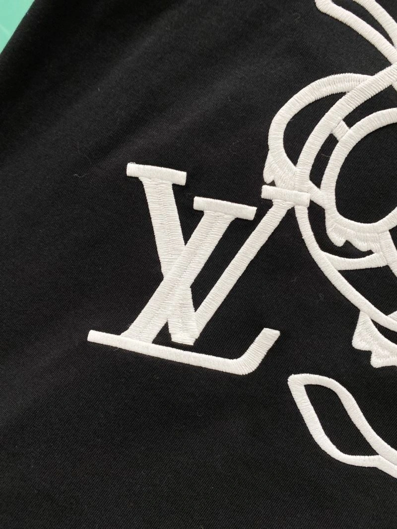 Cozy Louis Vuitton T-Shirts 135654