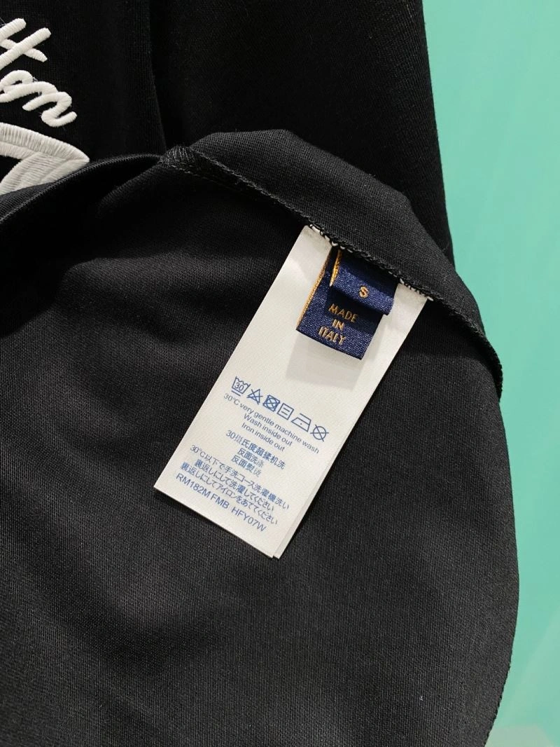 Cozy Louis Vuitton T-Shirts 135654