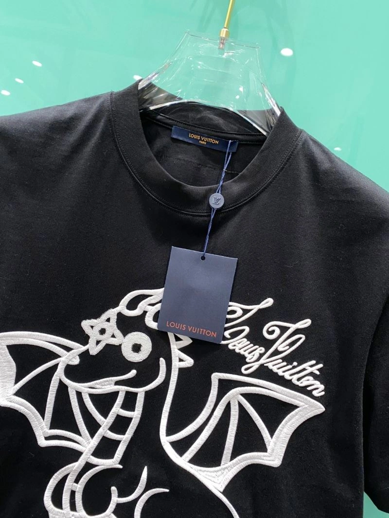 Cozy Louis Vuitton T-Shirts 135654