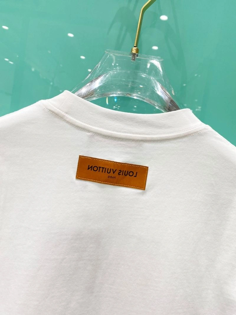 Packable Louis Vuitton T-Shirts 135641