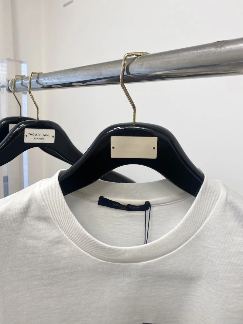 Louis Vuitton T-Shirts Comfortable 135660