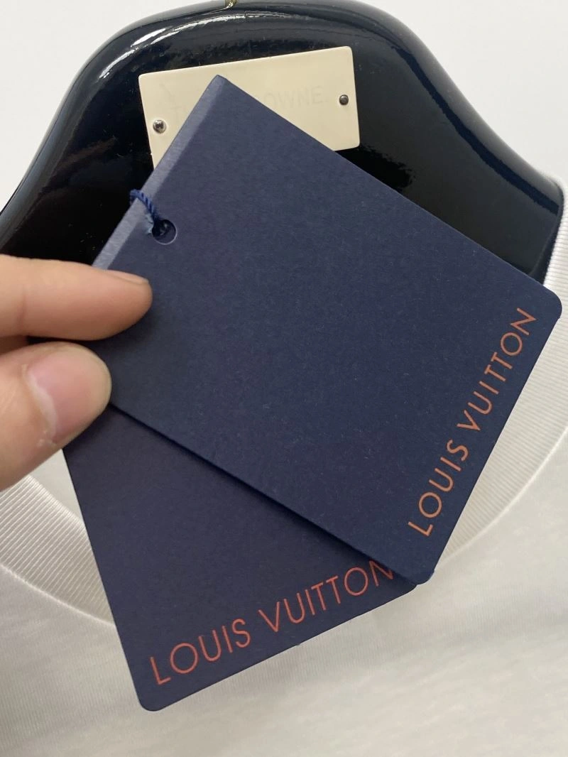 Louis Vuitton T-Shirts Comfortable 135660