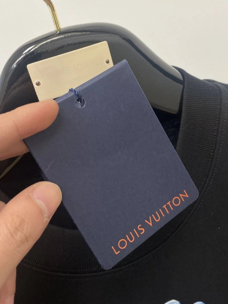 Breathable Louis Vuitton T-Shirts 135658