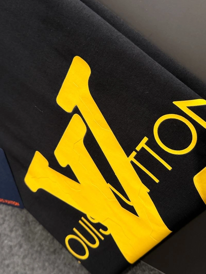 AllSeason Louis Vuitton T-Shirts 135646
