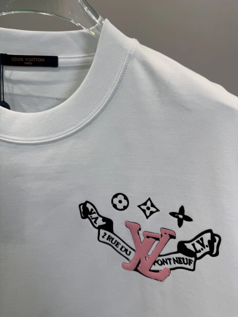 Stylish Louis Vuitton T-Shirts 135631