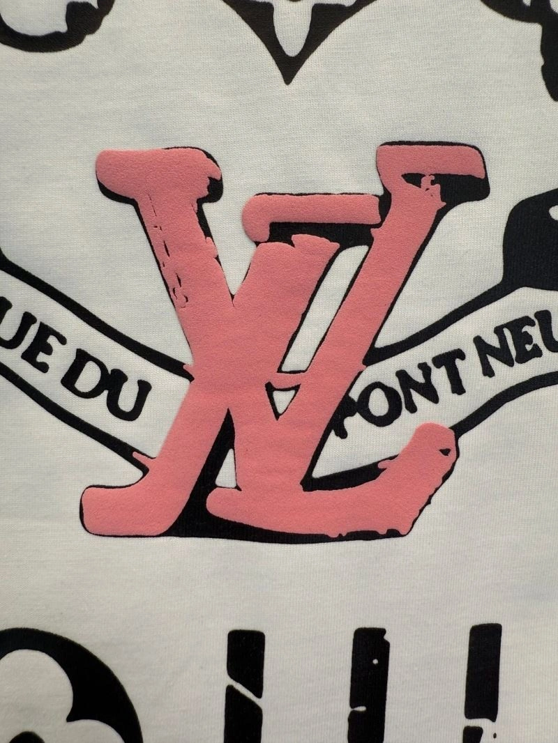 Stylish Louis Vuitton T-Shirts 135631