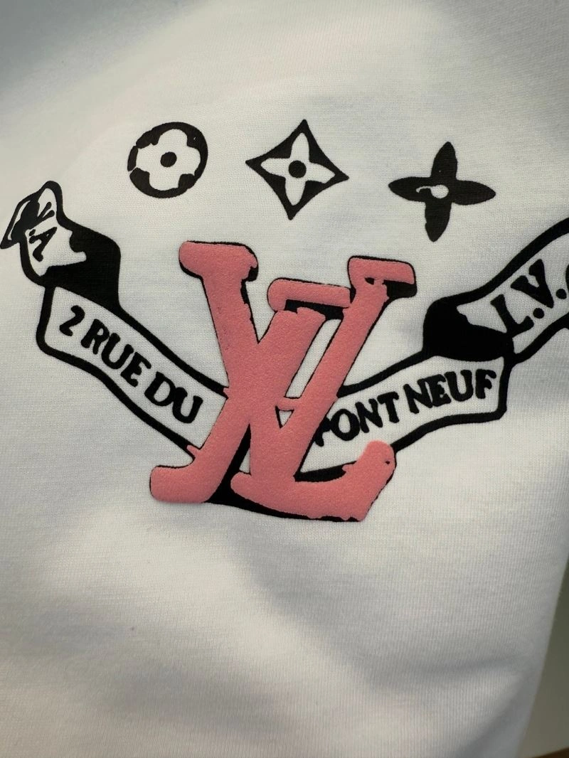Stylish Louis Vuitton T-Shirts 135631