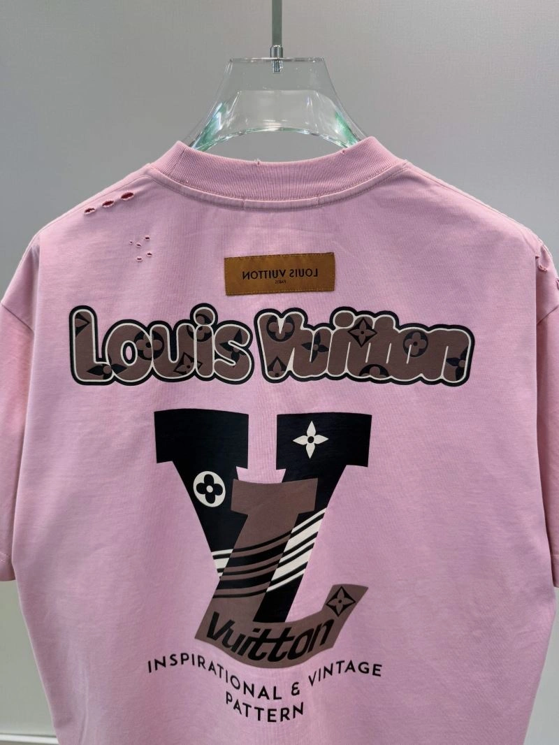 Louis Vuitton T-Shirts Sleek 135630