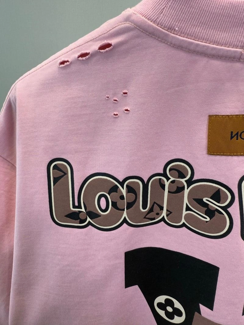 Louis Vuitton T-Shirts Sleek 135630