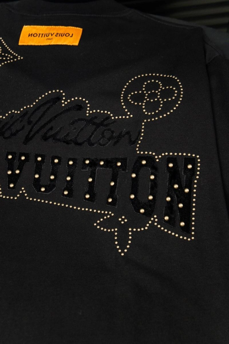 Louis Vuitton T-Shirts Youthful 135605