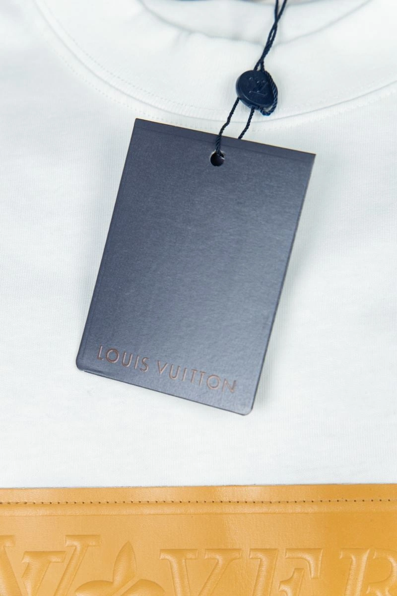 Louis Vuitton T-Shirts Flexible 135604