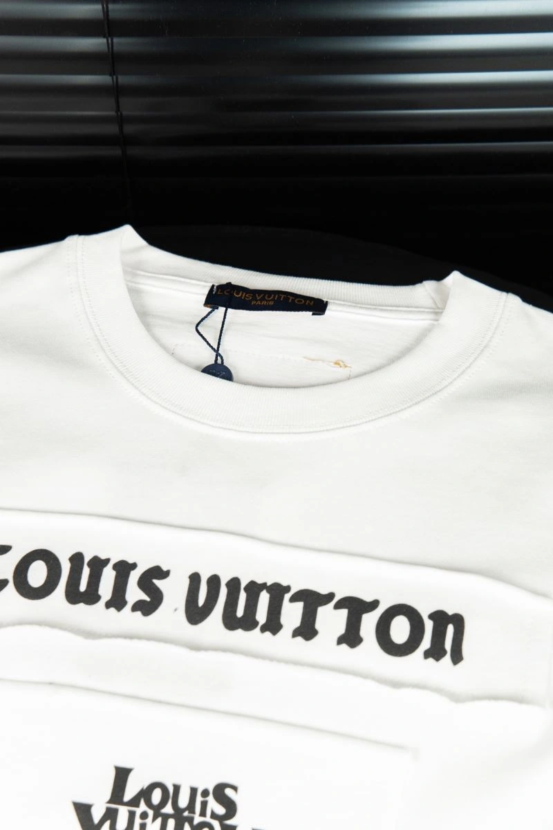 Louis Vuitton T-Shirts Compact 135610