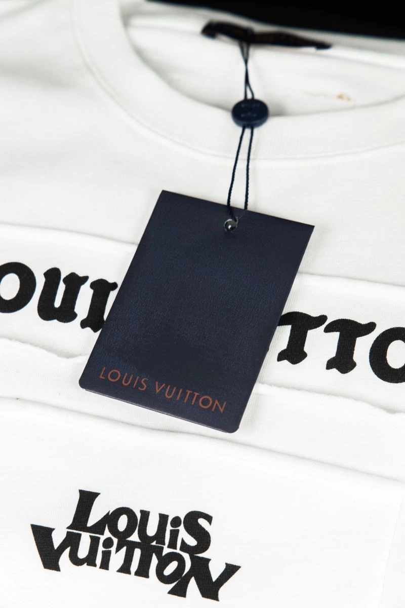 Louis Vuitton T-Shirts Compact 135610
