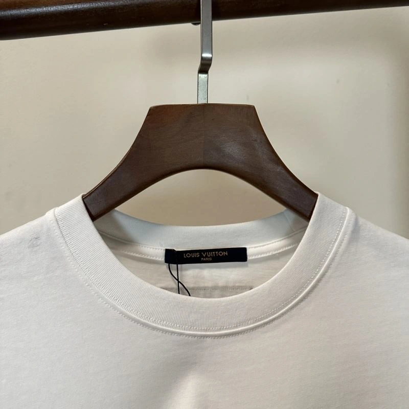 Durable Louis Vuitton T-Shirts 135606