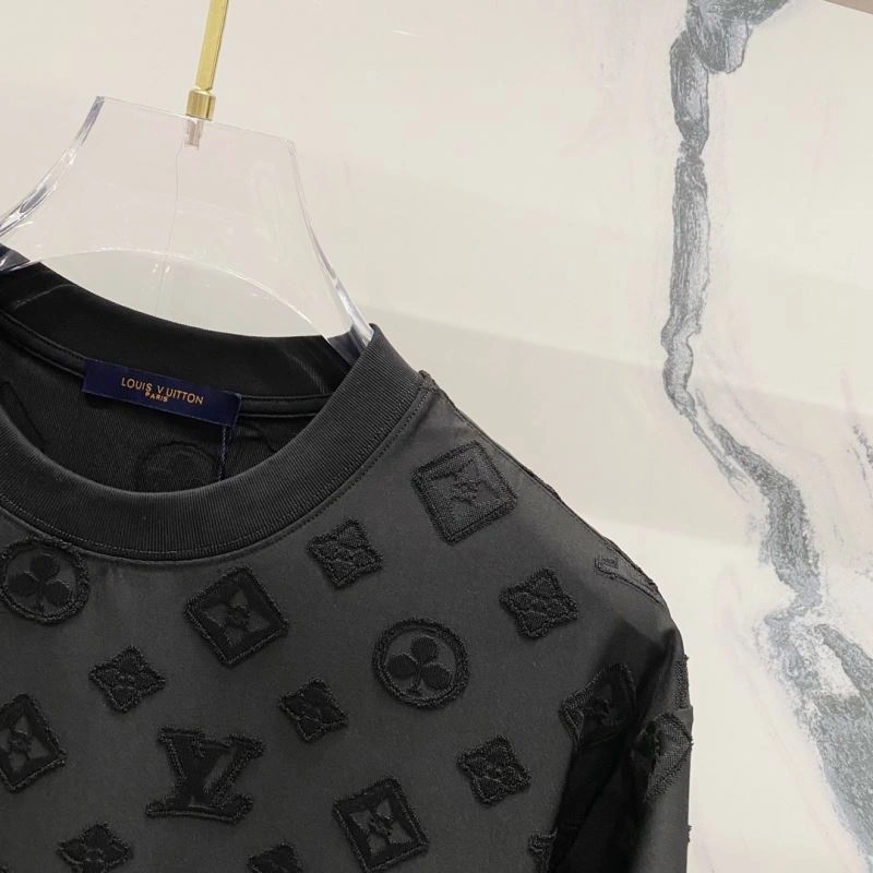 Supportive Louis Vuitton T-Shirts 135590