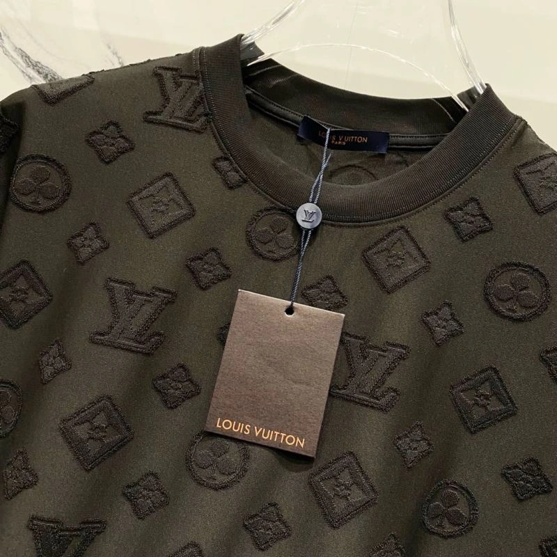 Supportive Louis Vuitton T-Shirts 135590