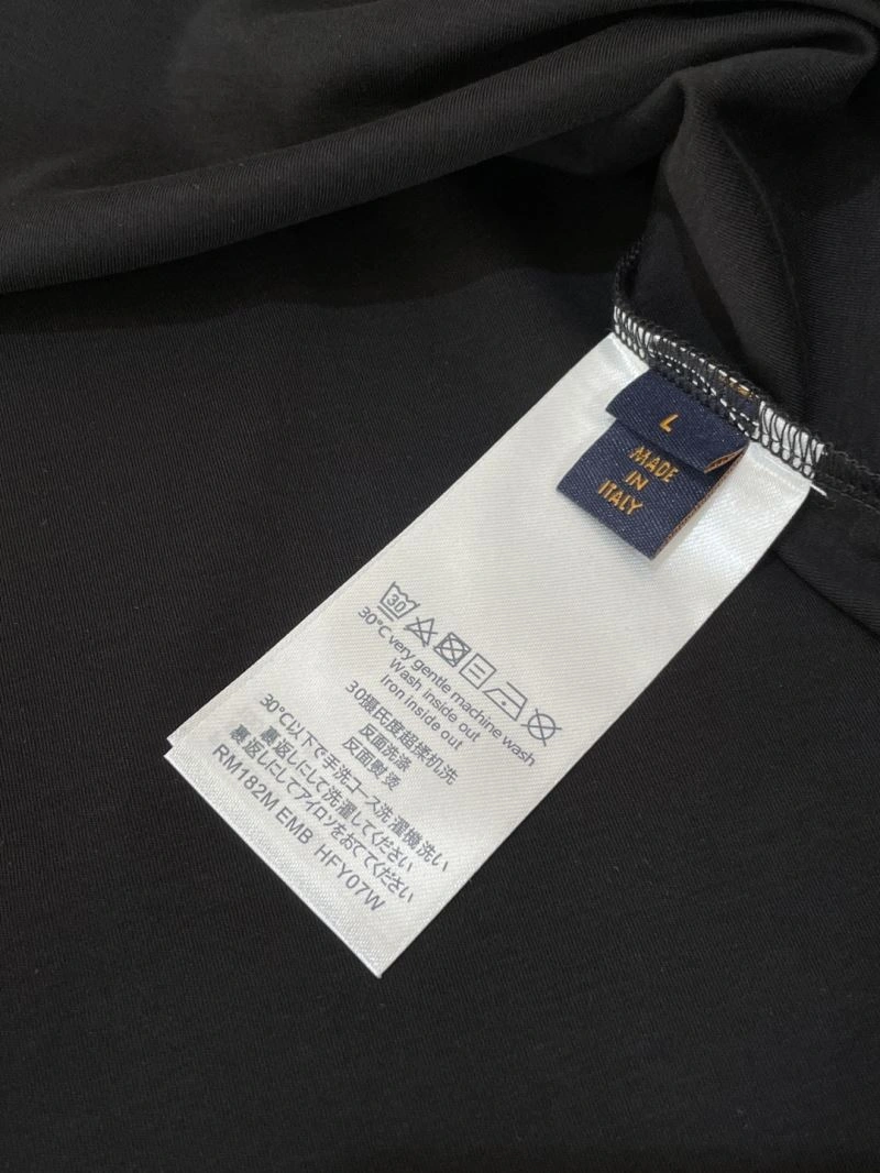Fashionable Louis Vuitton T-Shirts 135586
