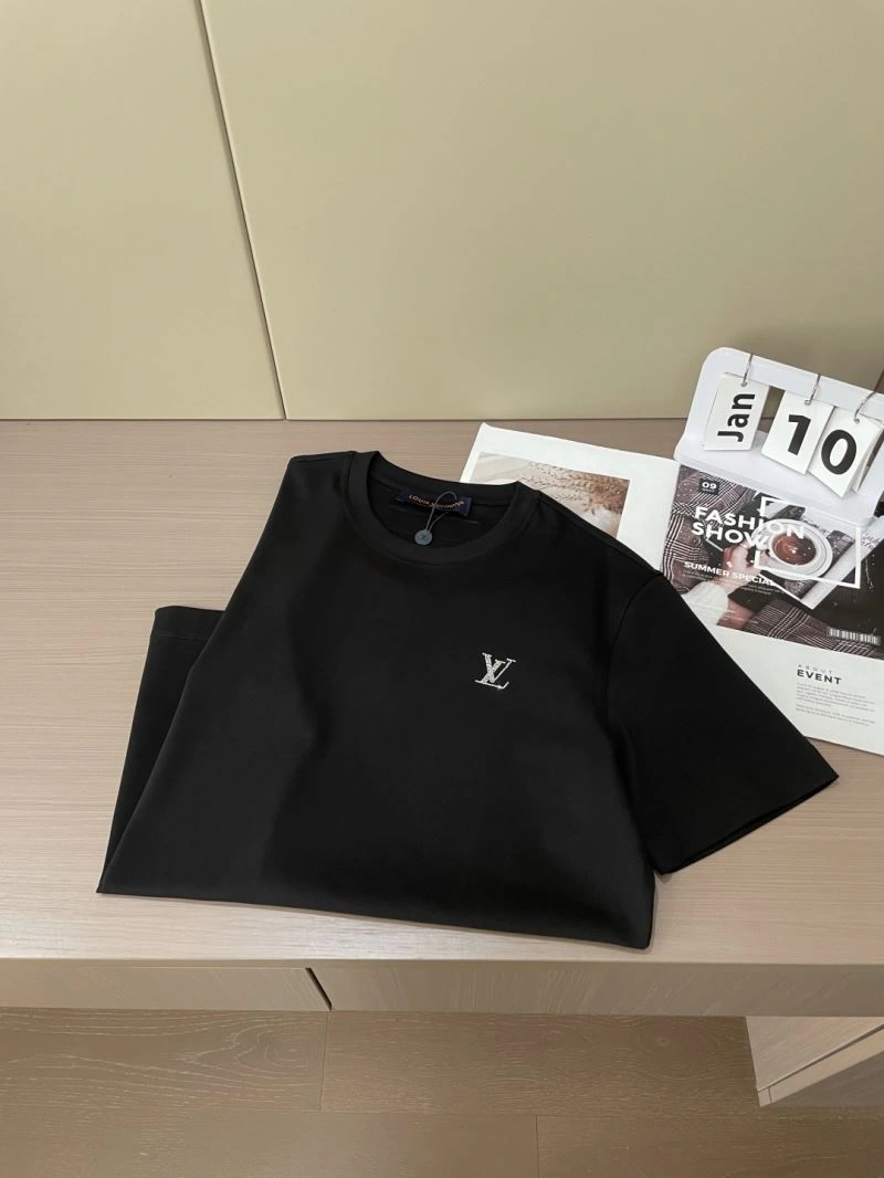 Fashionable Louis Vuitton T-Shirts 135586