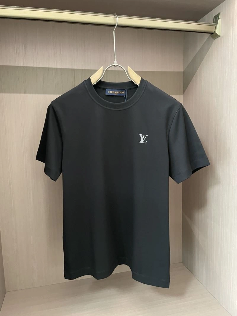 Fashionable Louis Vuitton T-Shirts 135586